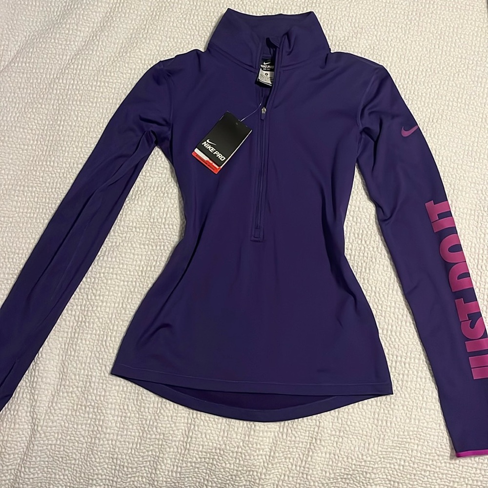 Women’s Nike Small Quarter Zip